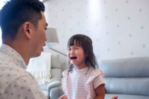 3 Bí Mật Ít Ai Biết Về Trẻ Hay Khóc Nhè và Ăn Vạ